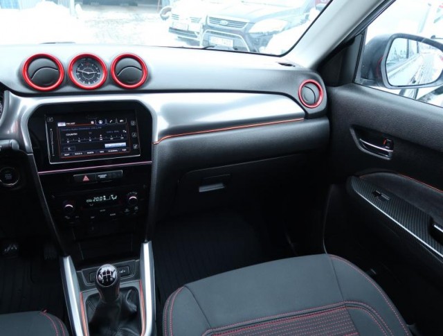 Suzuki Vitara  1.6 VVT Elegance