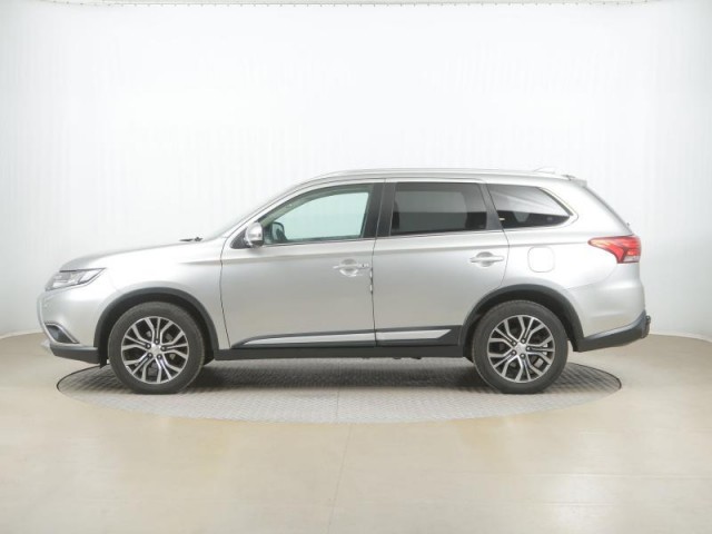 Mitsubishi Outlander  2.2 DI-D 