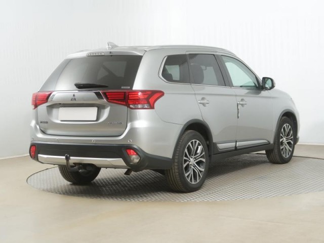 Mitsubishi Outlander  2.2 DI-D 