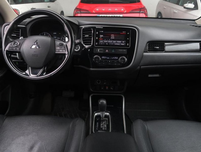 Mitsubishi Outlander  2.2 DI-D 