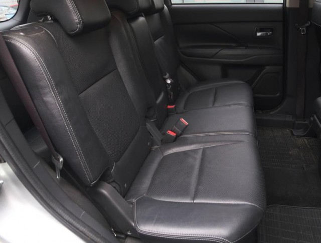 Mitsubishi Outlander  2.2 DI-D 