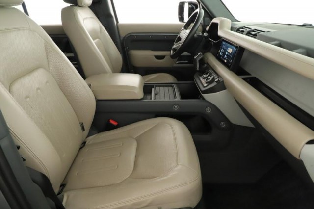 Land Rover Defender  D240 AWD 