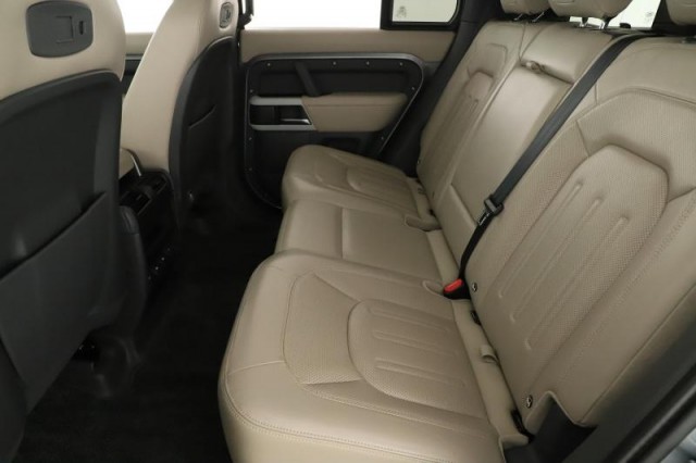 Land Rover Defender  D240 AWD 