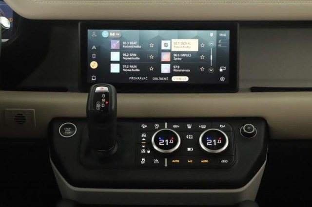 Land Rover Defender  D240 AWD 