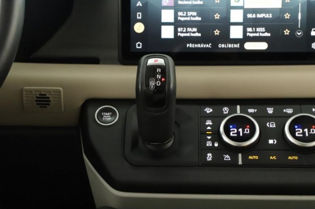 Land Rover Defender  D240 AWD 