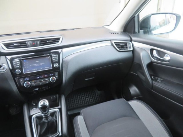 Nissan Qashqai  1.6 DIG-T 