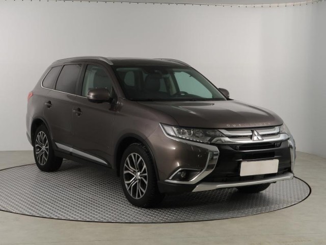 Mitsubishi Outlander  2.2 DI-D 