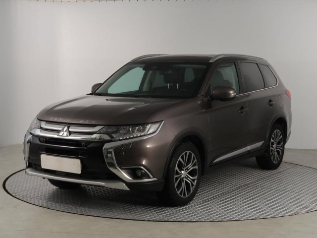 Mitsubishi Outlander  2.2 DI-D 