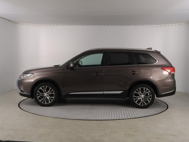 Mitsubishi Outlander  2.2 DI-D 