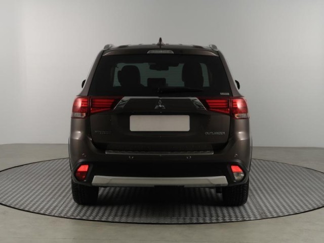 Mitsubishi Outlander  2.2 DI-D 