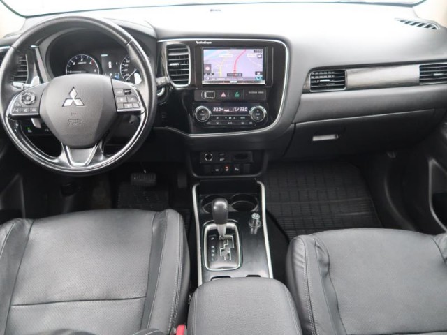 Mitsubishi Outlander  2.2 DI-D 