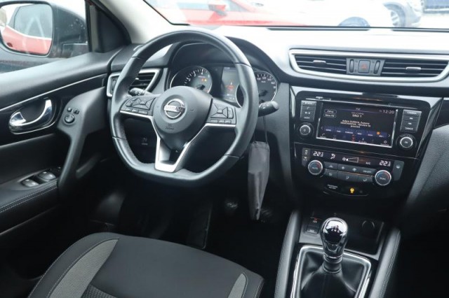 Nissan Qashqai  1.3 DIG-T N-Connecta