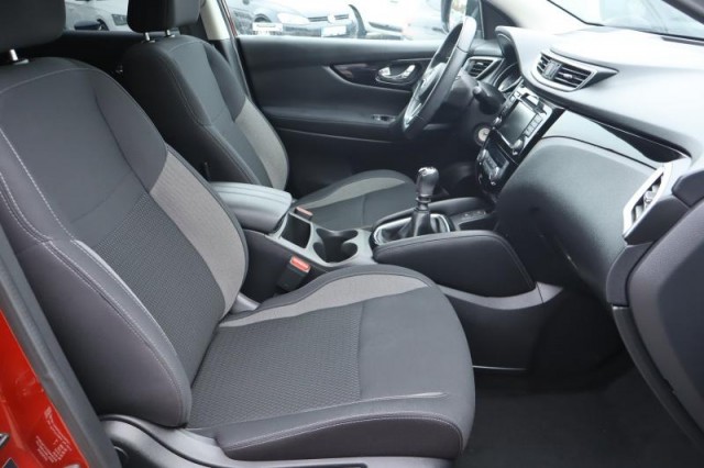 Nissan Qashqai  1.3 DIG-T N-Connecta