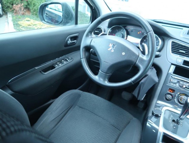 Peugeot 5008  1.6 HDi 
