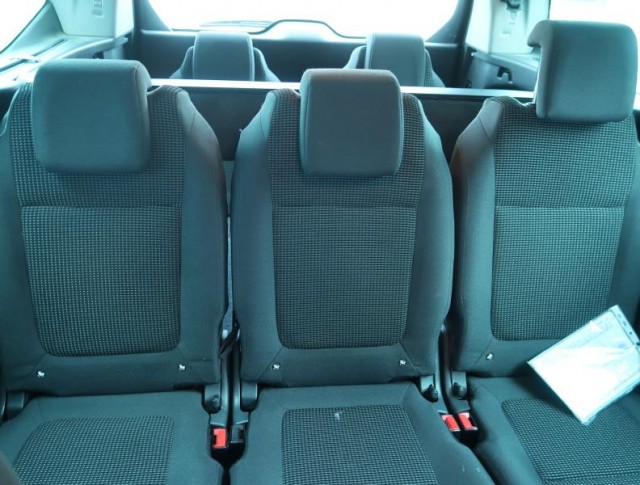 Peugeot 5008  1.6 HDi 