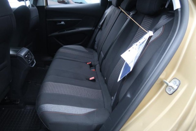 Peugeot 3008  1.2 PureTech Active Pack