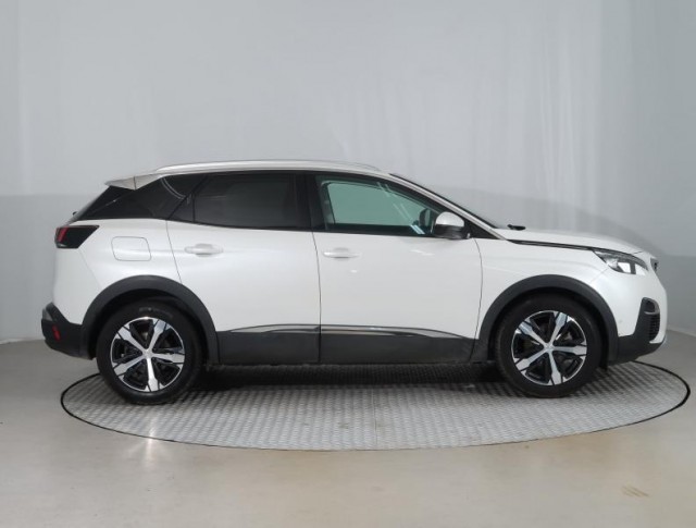 Peugeot 3008  1.2 PureTech 