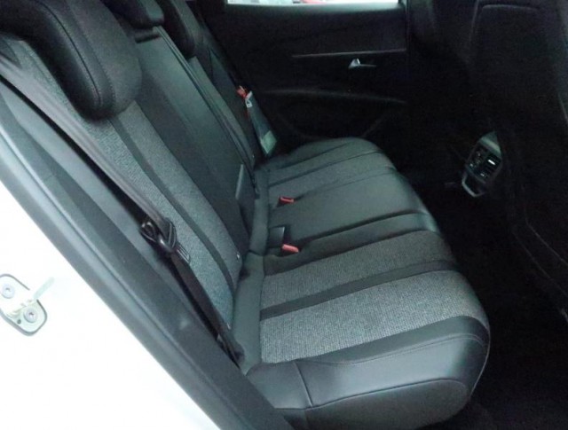 Peugeot 3008  1.2 PureTech 