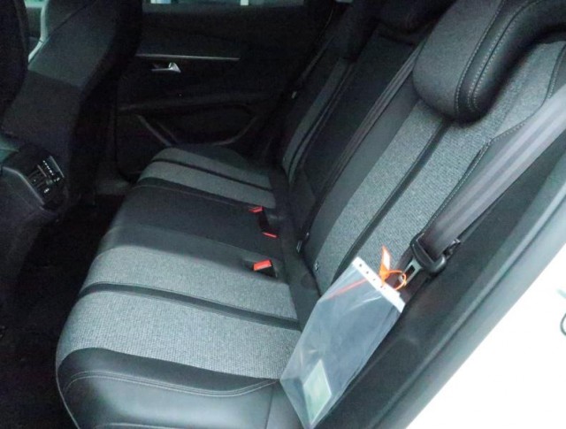 Peugeot 3008  1.2 PureTech 