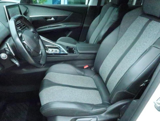 Peugeot 3008  1.2 PureTech 