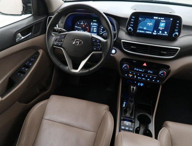 Hyundai Tucson  2.0 CRDi 