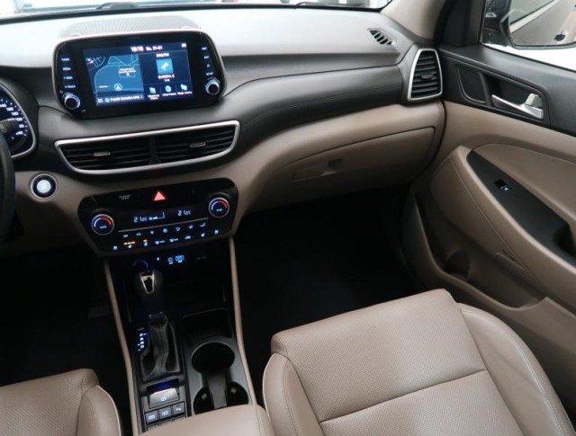 Hyundai Tucson  2.0 CRDi 