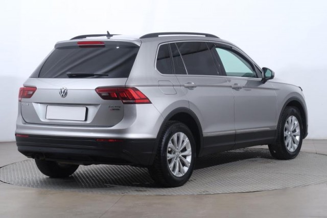 Volkswagen Tiguan  2.0 TDI 