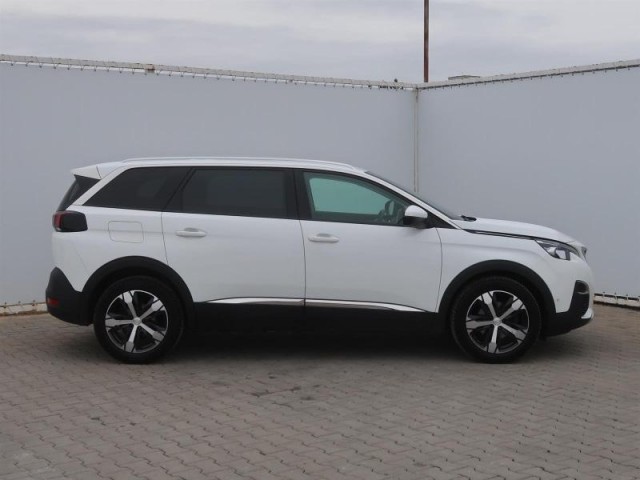 Peugeot 5008  1.5 BlueHDi 