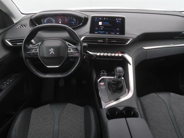 Peugeot 5008  1.5 BlueHDi 