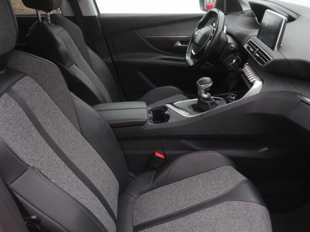 Peugeot 5008  1.5 BlueHDi 