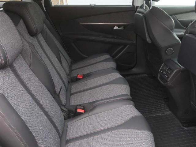 Peugeot 5008  1.5 BlueHDi 