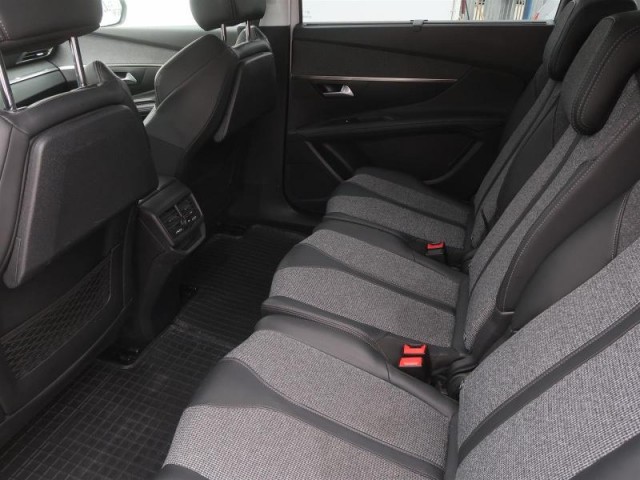 Peugeot 5008  1.5 BlueHDi 