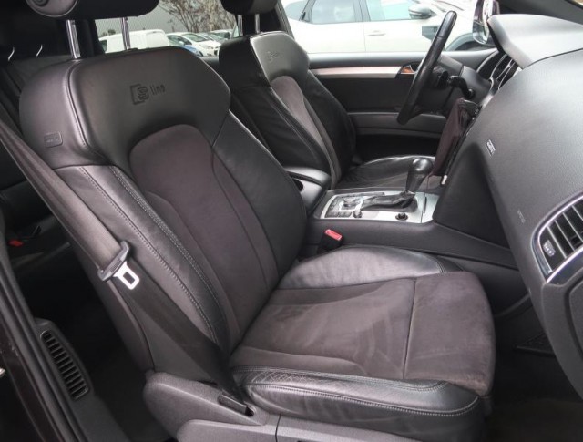 Audi Q7  3.0 TDI S-Line