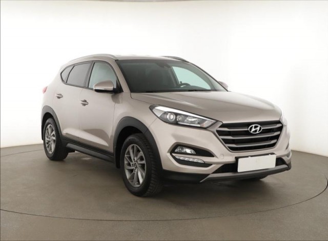 Hyundai Tucson  1.7 CRDi Trikolor