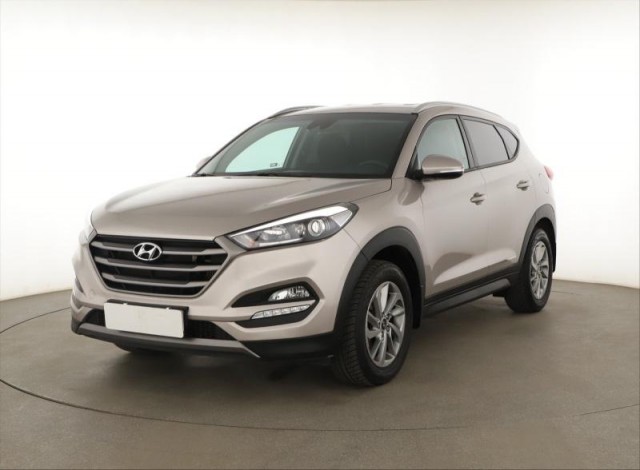 Hyundai Tucson  1.7 CRDi Trikolor