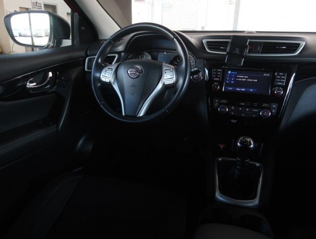 Nissan Qashqai  1.6 DIG-T Tekna