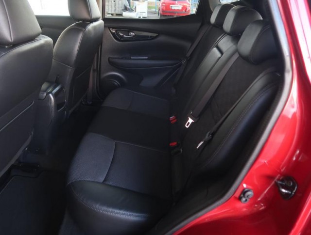 Nissan Qashqai  1.6 DIG-T Tekna