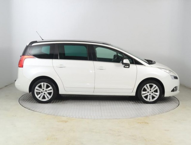 Peugeot 5008  2.0 HDI 