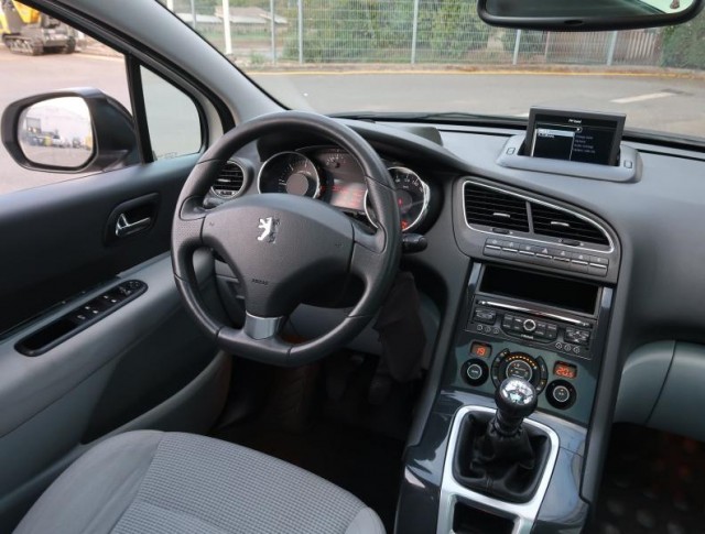 Peugeot 5008  2.0 HDI 