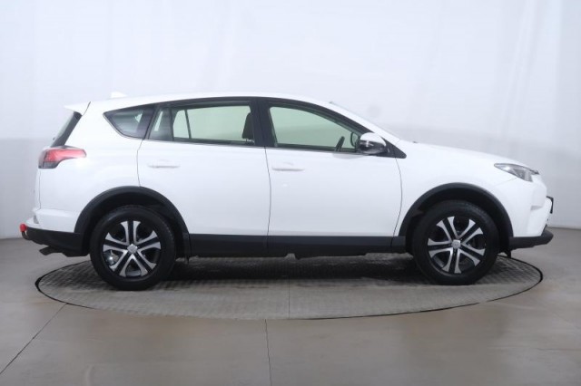 Toyota RAV 4  2.0 VVT-i 