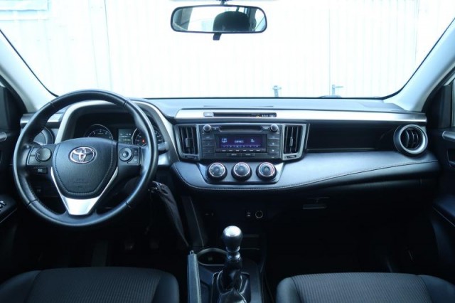 Toyota RAV 4  2.0 VVT-i 