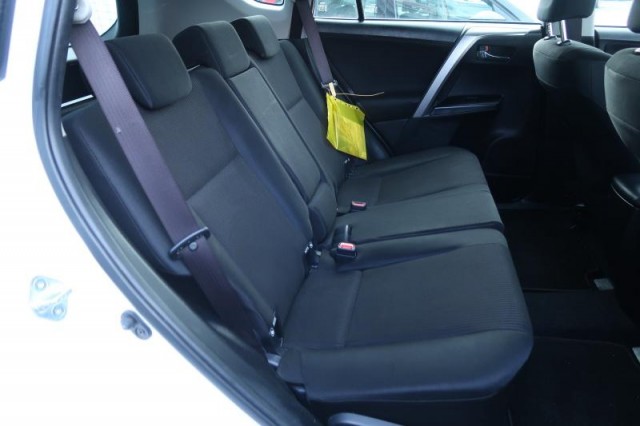 Toyota RAV 4  2.0 VVT-i 