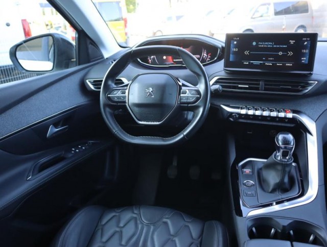 Peugeot 3008  1.2 PureTech Allure