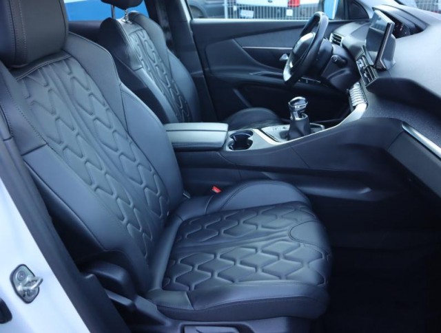 Peugeot 3008  1.2 PureTech Allure