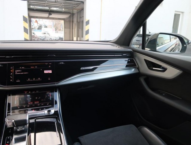 Audi Q7  50 TDI S-Line