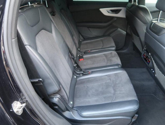 Audi Q7  50 TDI S-Line