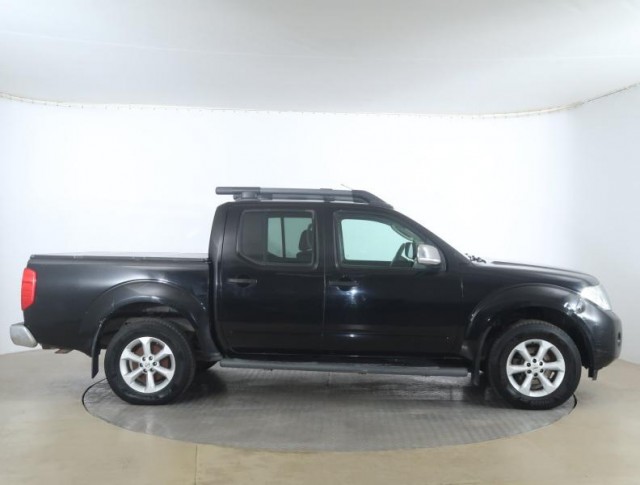 Nissan Navara  2.5 D 