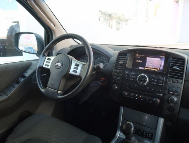 Nissan Navara  2.5 D 