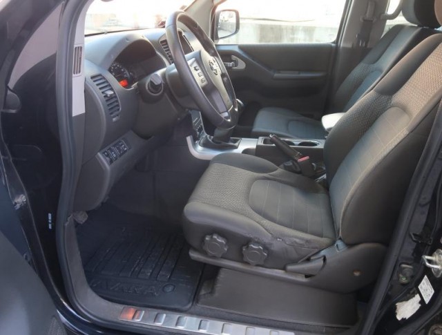 Nissan Navara  2.5 D 