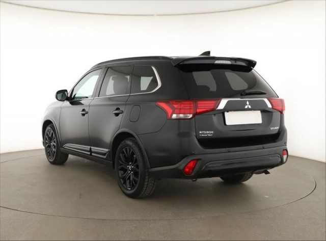 Mitsubishi Outlander  2.0 